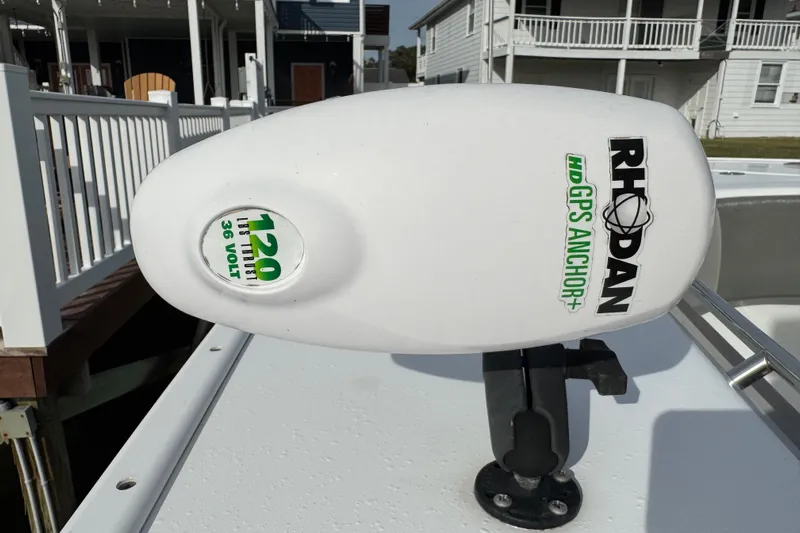  Yacht Photos Pics Rhodan HD GPS Anchor on 2021 Cape Horn 31 T boat, 120 lbs thrust, 36 volt.