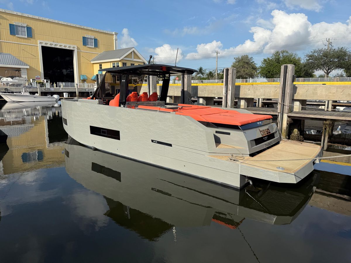 2021 De Antonio Yachts 42 