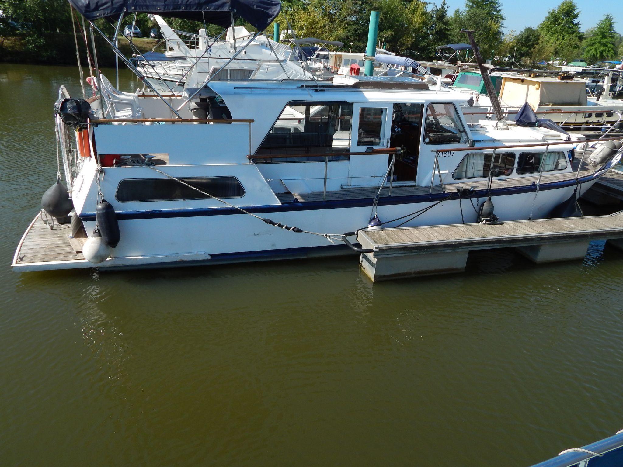 Tweedehands 1976 Dutch Steel Motor Cruiser | TopBoats