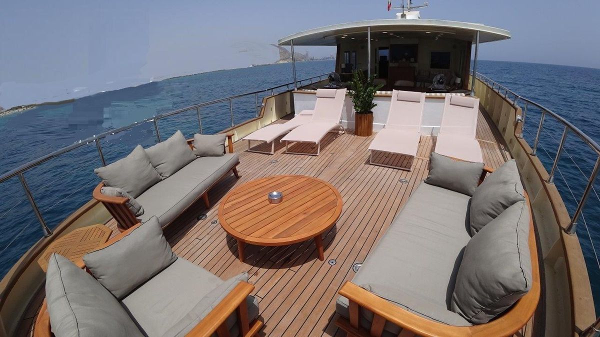 2005 Benetti 111 