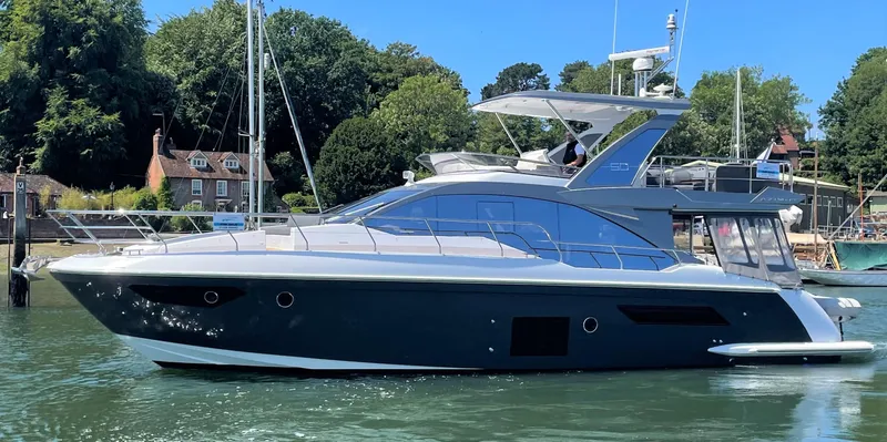  Yacht Photos Pics Azimut Flybridge 50 TTop - Overall
