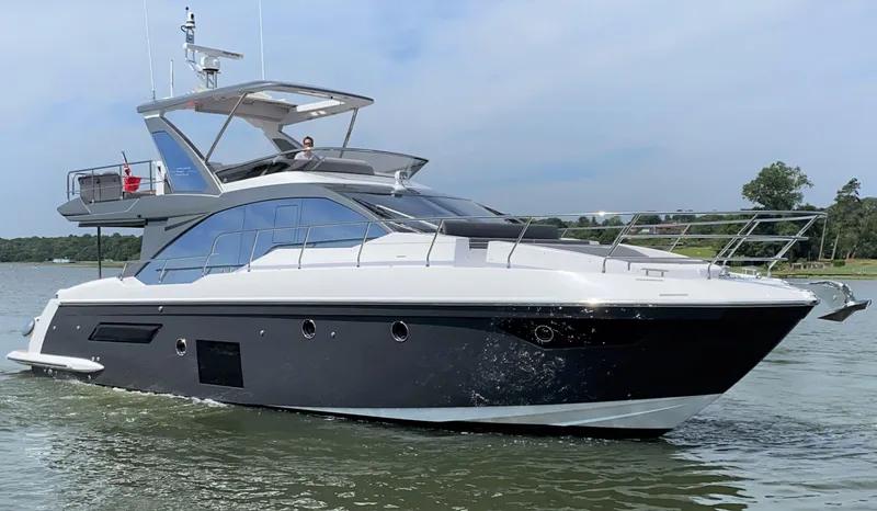  Yacht Photos Pics Azimut Flybridge 50 TTop - Overall