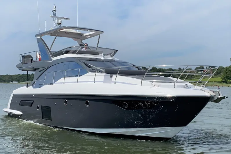  Yacht Photos Pics Azimut Flybridge 50 TTop - Overall