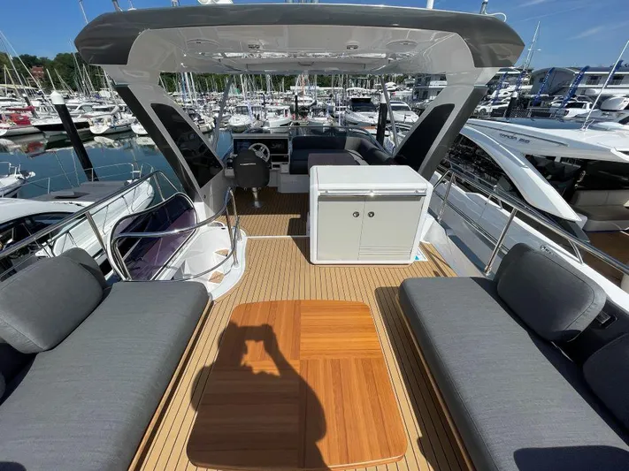  Yacht Photos Pics Azimut Flybridge 50 TTop - Flybridge