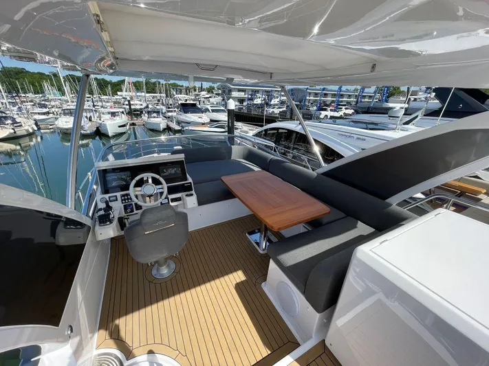 Yacht Photos Pics Azimut Flybridge 50 TTop - Flybridge