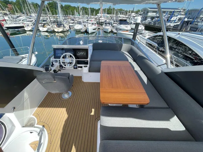  Yacht Photos Pics Azimut Flybridge 50 TTop - Flybridge