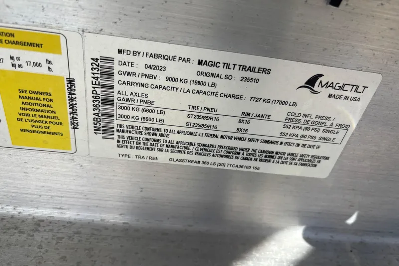  Yacht Photos Pics Magic Tilt trailer label, 2024 GSX 36 model, specifications and safety standards.