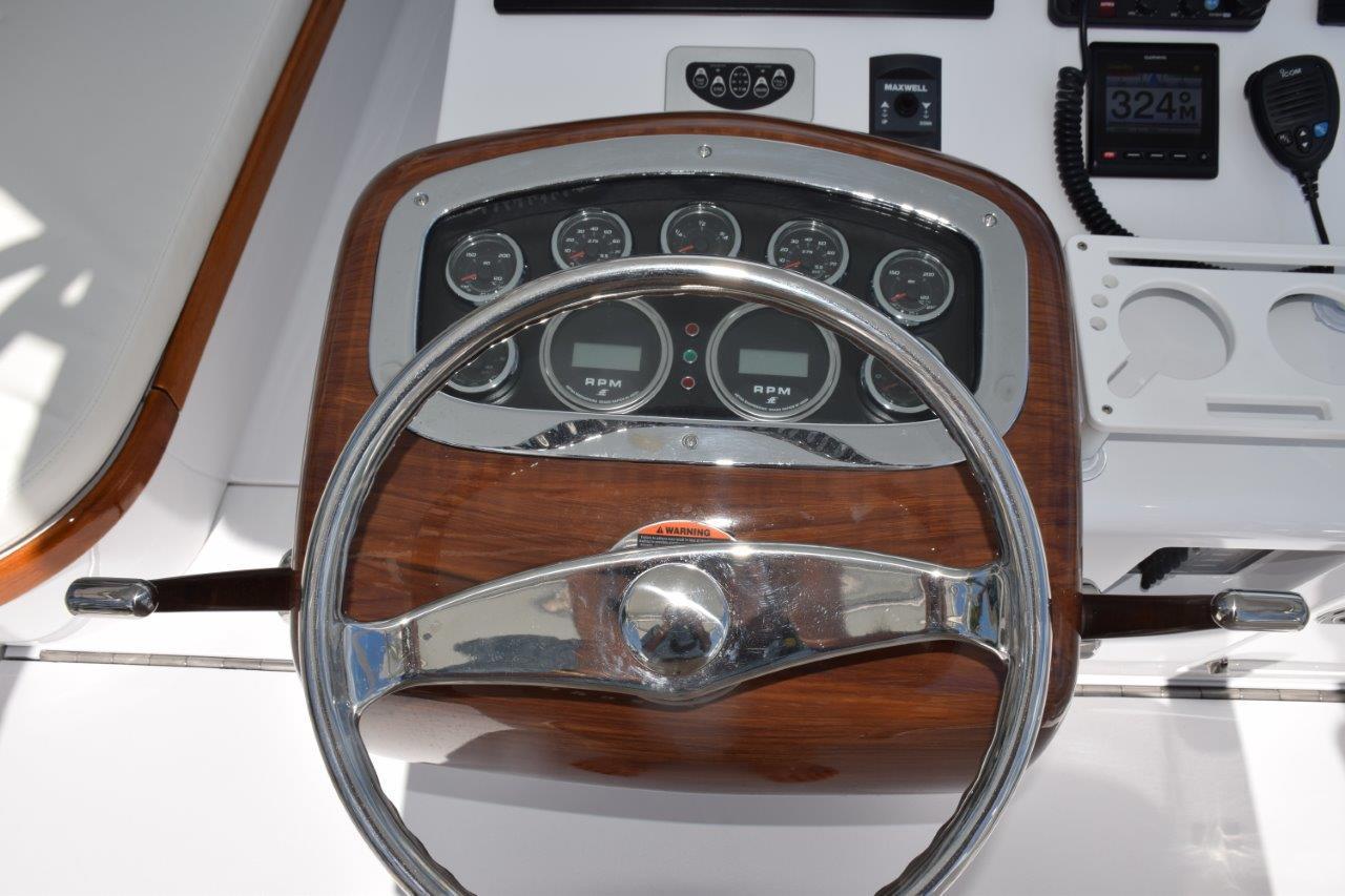 Classic chrome bezel helm pod