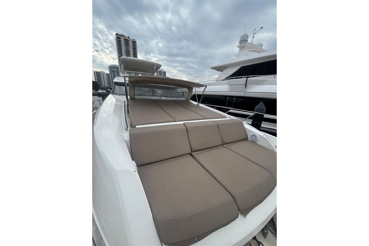 2015 Prestige 75 