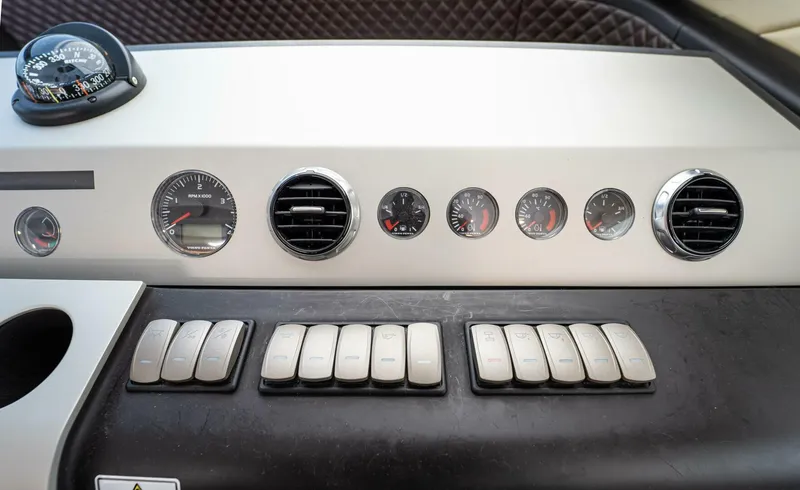 Forever Recess Yacht Photos Pics 2019 Fairline Squadron 53 - Image 26