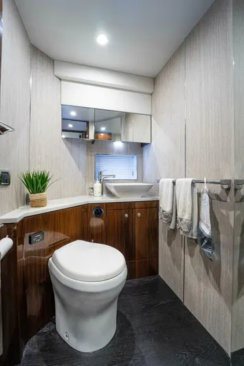 Forever Recess Yacht Photos Pics 2019 Fairline Squadron 53 - Image 49