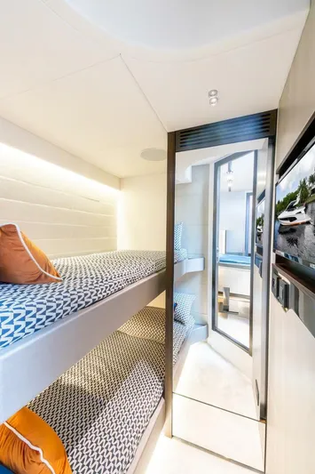 Kia Kaha Yacht Photos Pics 2020 Sunseeker Predator 60 Evo - Image 34