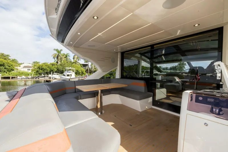 Kia Kaha Yacht Photos Pics 2020 Sunseeker Predator 60 Evo - Image 12