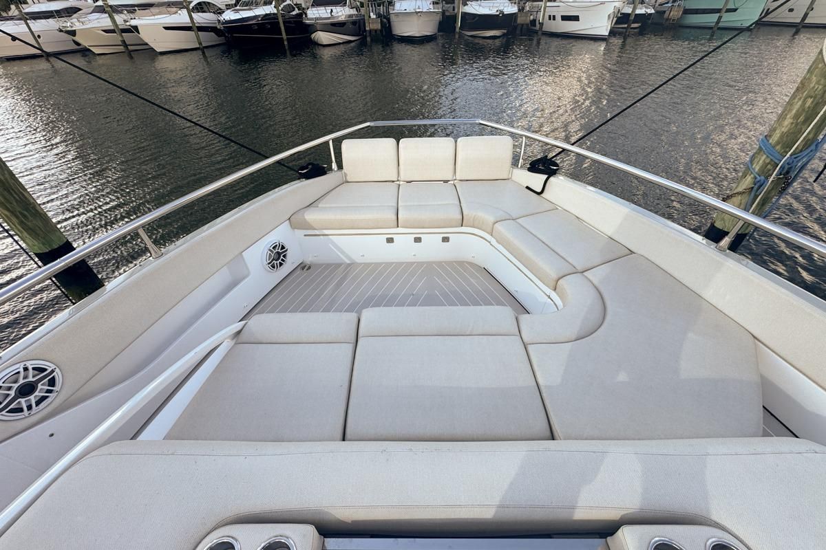 2023 Azimut 47 
