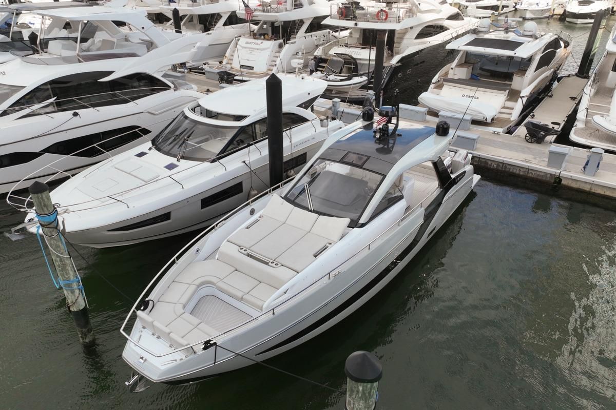 2023 Azimut 47 