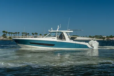 Boston Whaler 420 Outrage