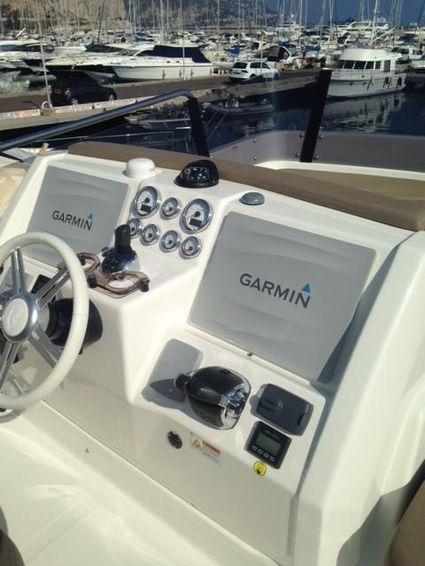 2015-55-9-cranchi-53-eco-trawler