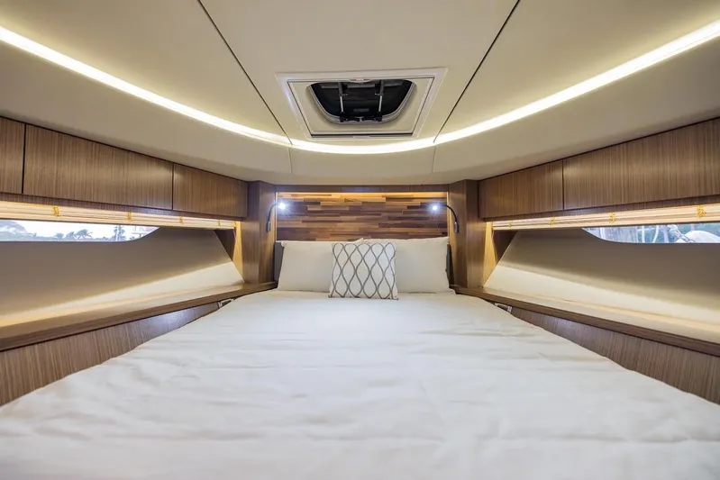 Andiamo Yacht Photos Pics Luxurious bedroom interior of 2017 Sea Ray 59 Flybridge yacht with modern design.