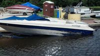 1999 Glastron 225GS