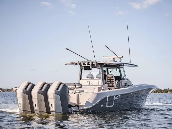 Fifty Shades Of Graydon Yacht Photos Pics 2023 Hcb 42 Lujo - Image 4