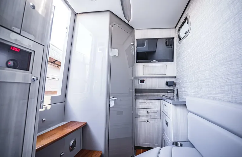 Fifty Shades Of Graydon Yacht Photos Pics 2023 Hcb 42 Lujo - Image 23