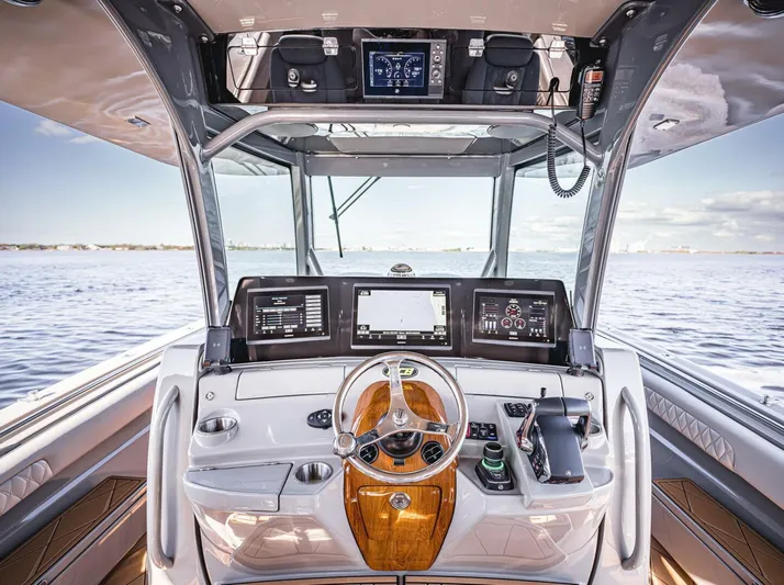 Fifty Shades Of Graydon Yacht Photos Pics 2023 Hcb 42 Lujo - Image 16