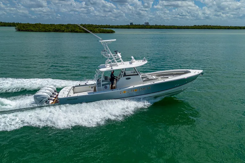 Dog House Yacht Photos Pics 