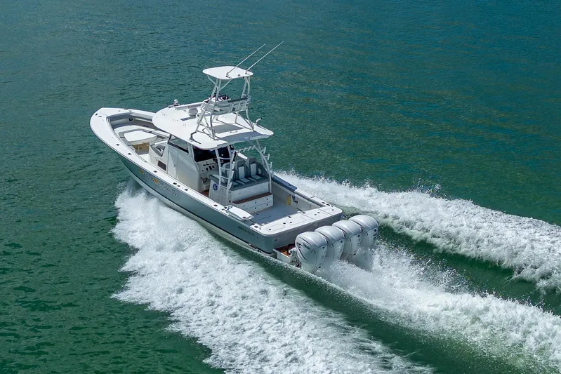 Dog House Yacht Photos Pics 