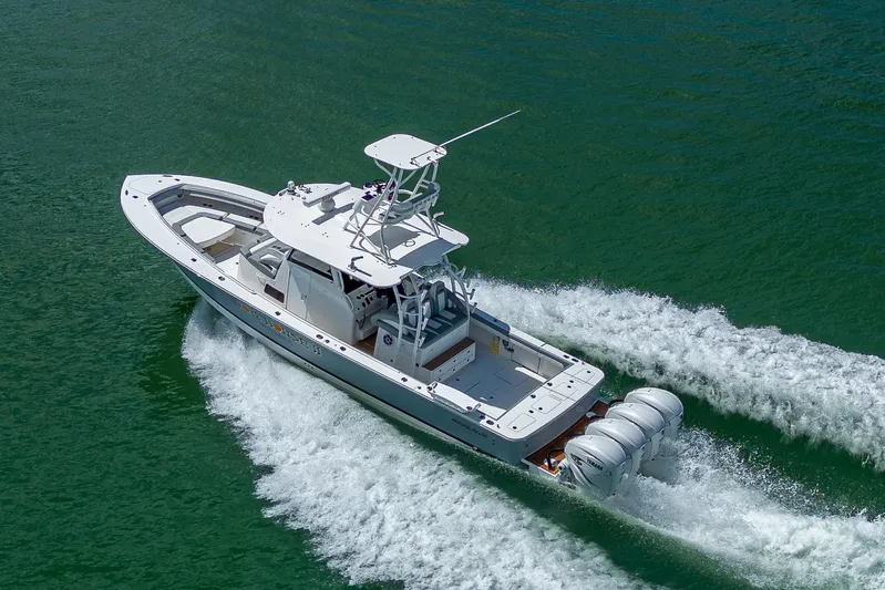 Dog House Yacht Photos Pics 