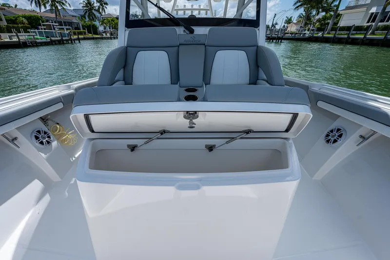 Dog House Yacht Photos Pics 