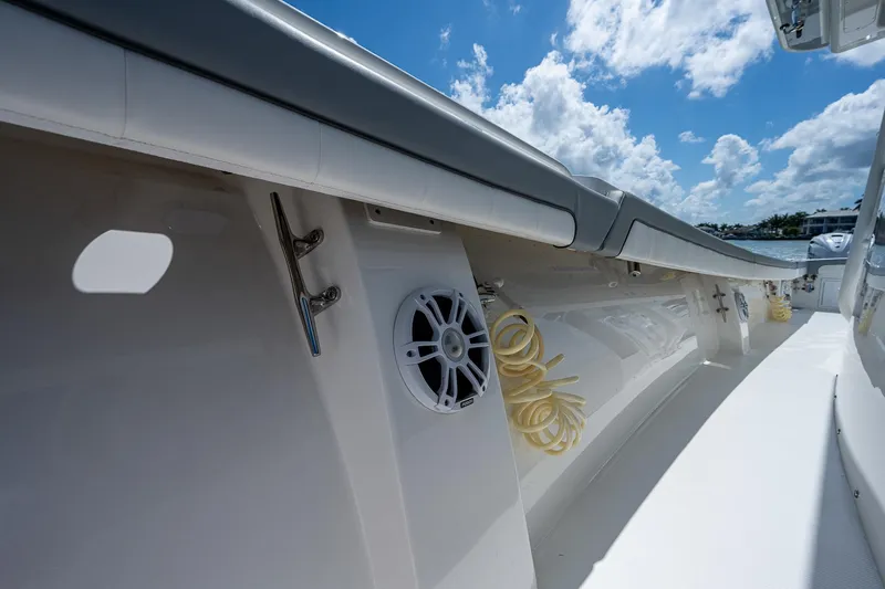 Dog House Yacht Photos Pics 