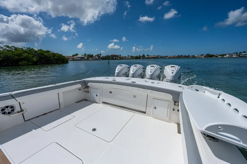 Dog House Yacht Photos Pics 