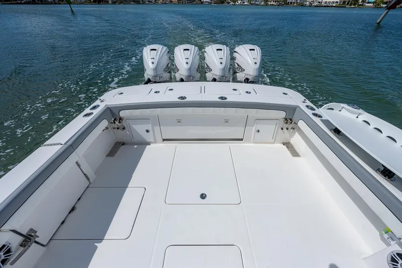 Dog House Yacht Photos Pics 