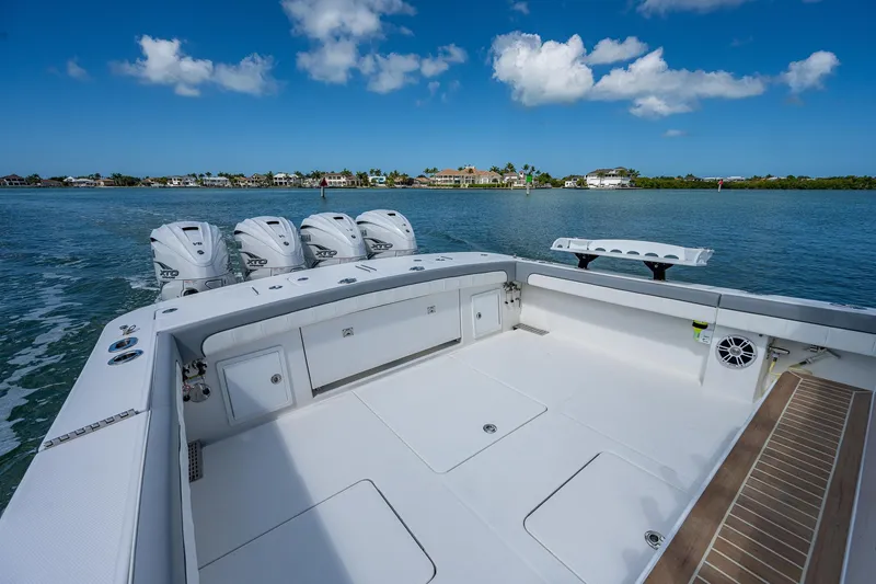 Dog House Yacht Photos Pics 