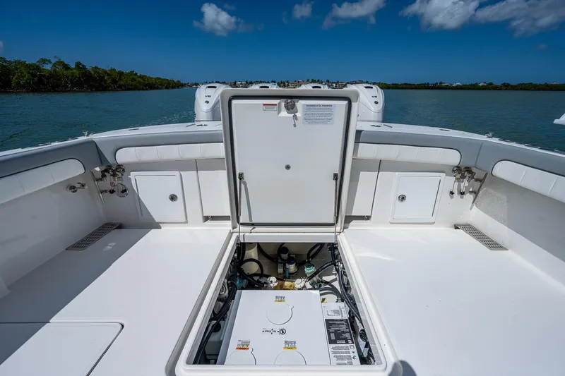 Dog House Yacht Photos Pics 