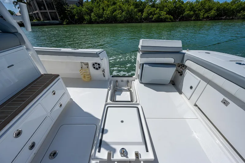 Dog House Yacht Photos Pics 