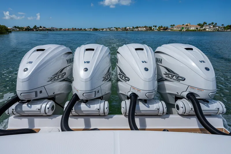 Dog House Yacht Photos Pics 