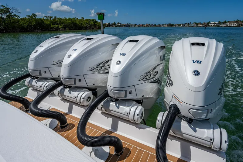 Dog House Yacht Photos Pics 