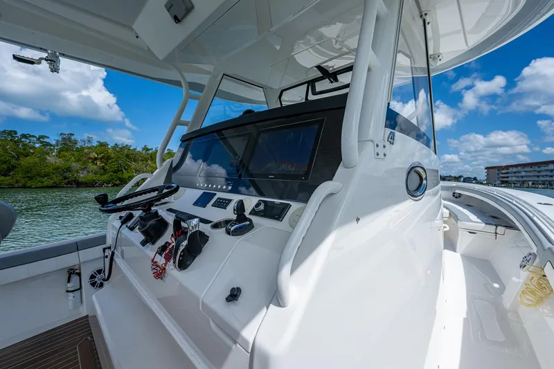 Dog House Yacht Photos Pics 