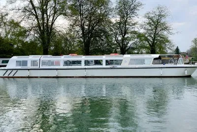 Bounty 60 River Bus