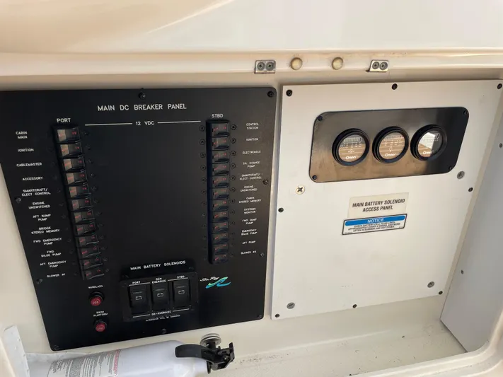 Lisa Ann Yacht Photos Pics Main DC breaker panel on 2003 Sea Ray 460 Sundancer boat.