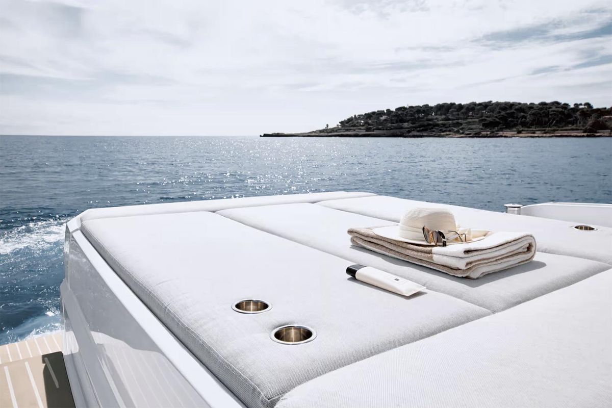 2023 Azimut 53 