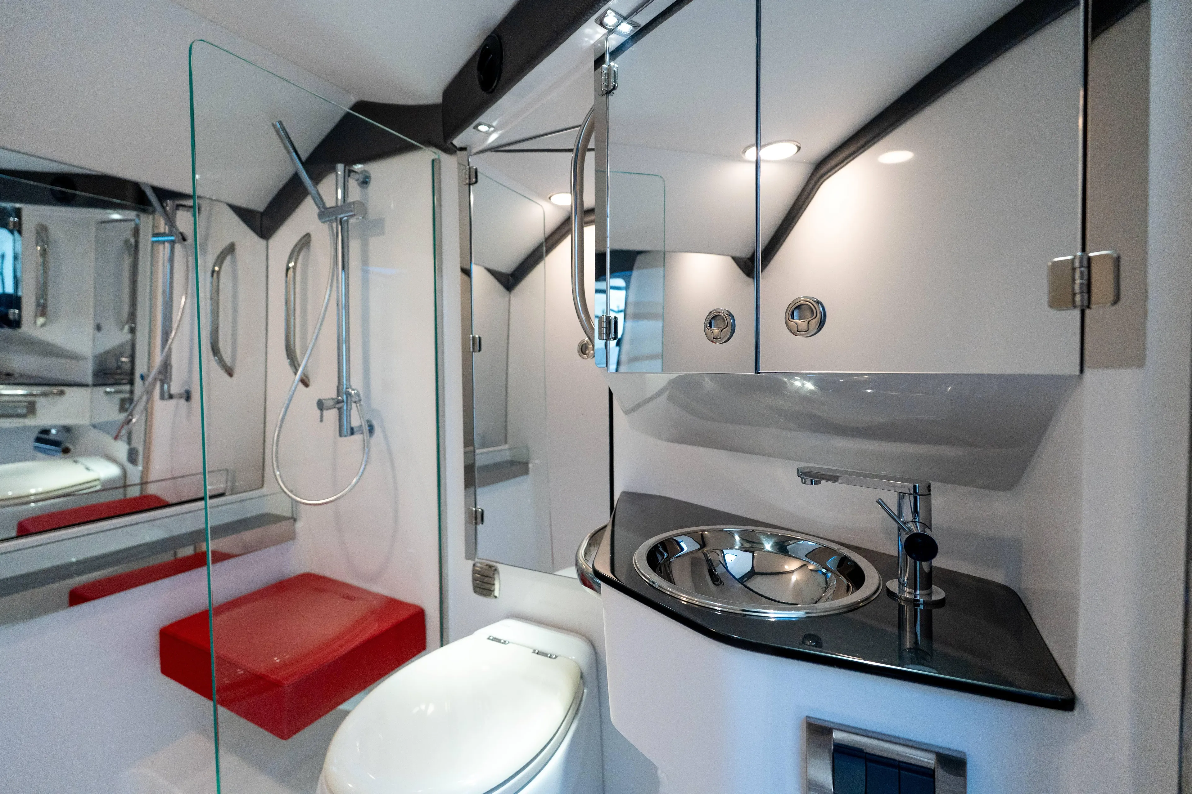 Lady Lisa Yacht Photos Pics 