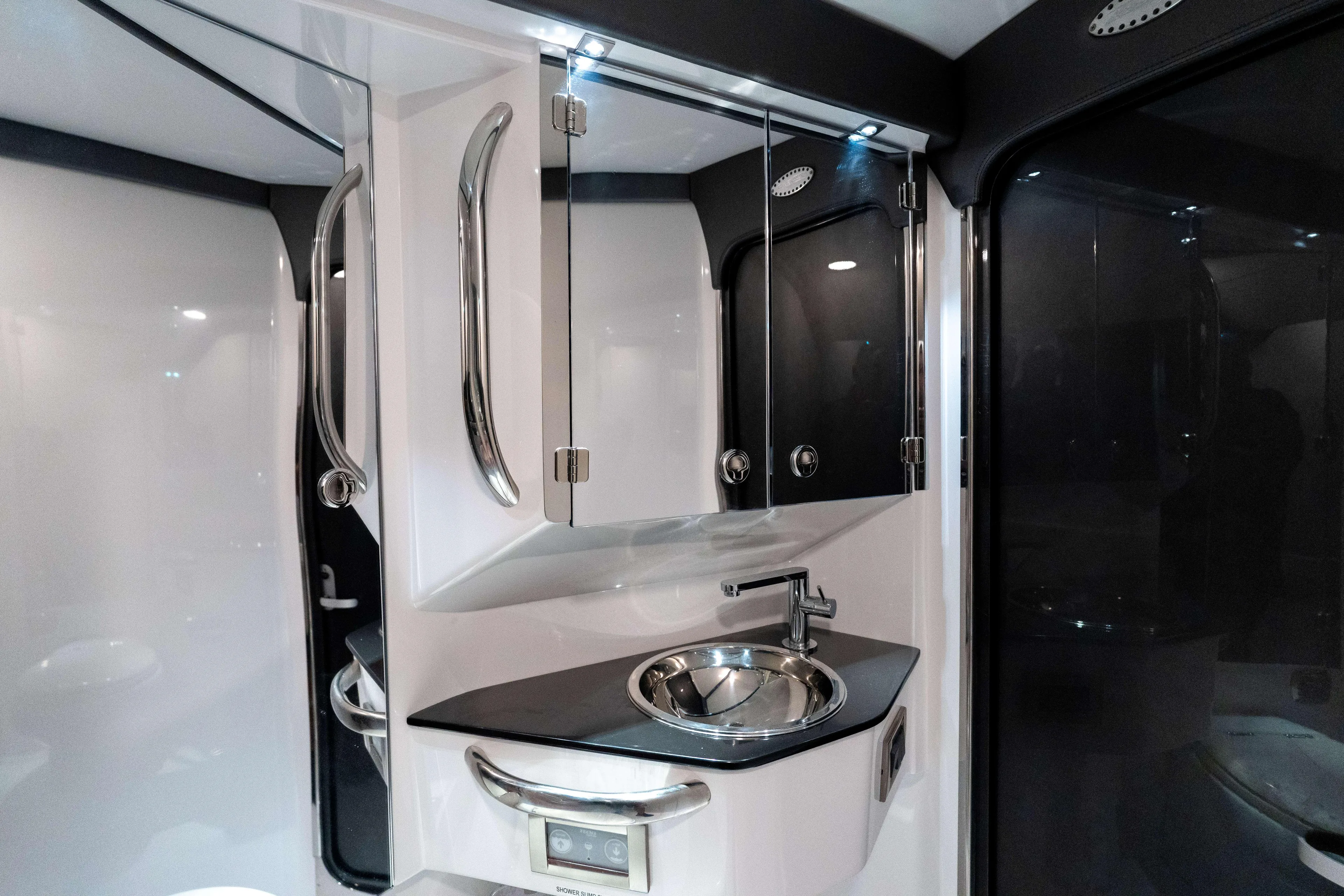 Lady Lisa Yacht Photos Pics 