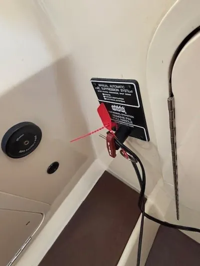 Va Bene Yacht Photos Pics Control panel on 2015 Sea Ray 470 Sundancer boat with safety switch and key.