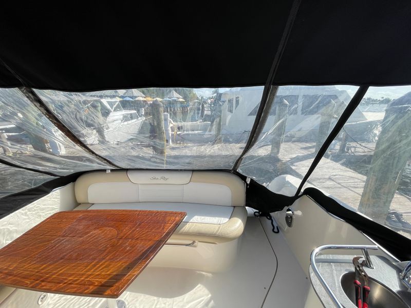 2012 Sea Ray 350 Sundancer