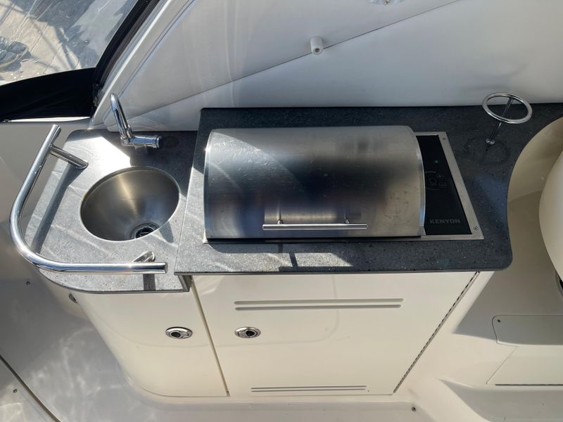 2012 Sea Ray 350 Sundancer