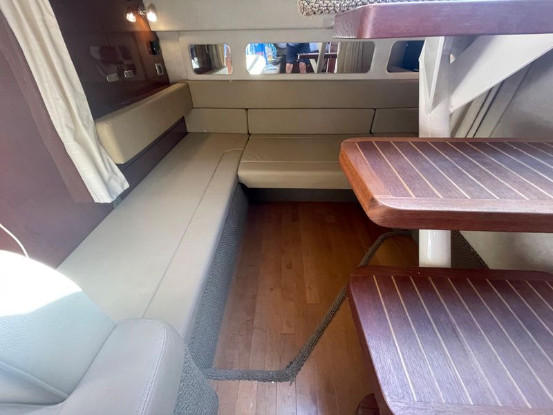 2012 Sea Ray 350 Sundancer