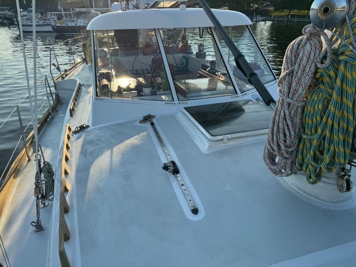 1983 Stuart 62 