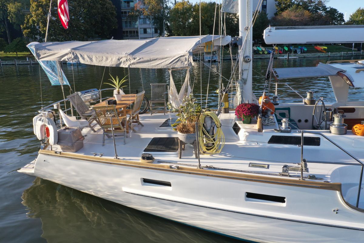 1983 Stuart 62 